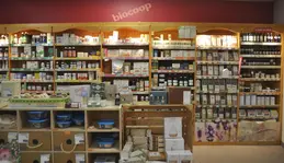 458-biocoop-auriol-bioestella-magasin-bio-cosmetique-bien-etre-huile-essentiel.webp